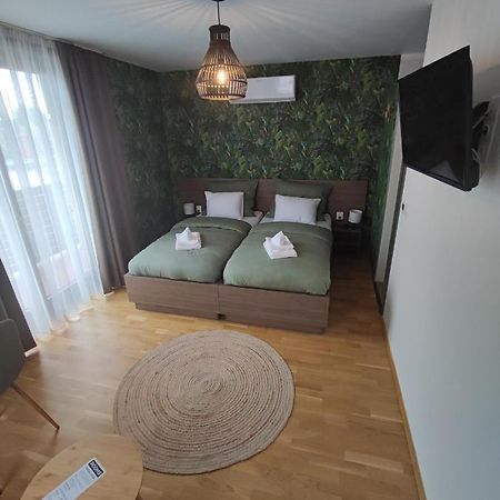 Rooms โซมบ็อตเฮย์ ภายนอก รูปภาพ