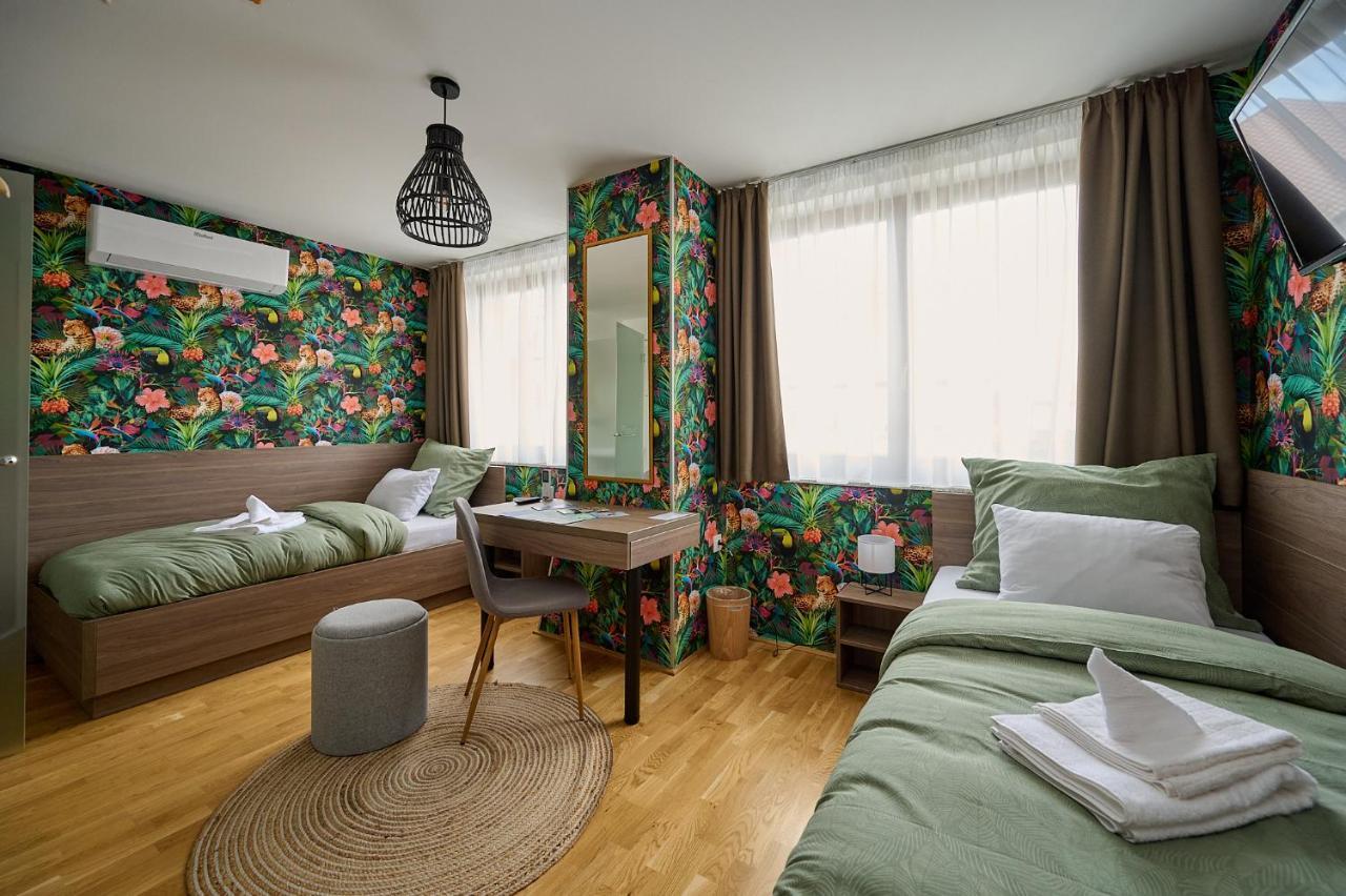 Rooms โซมบ็อตเฮย์ ภายนอก รูปภาพ