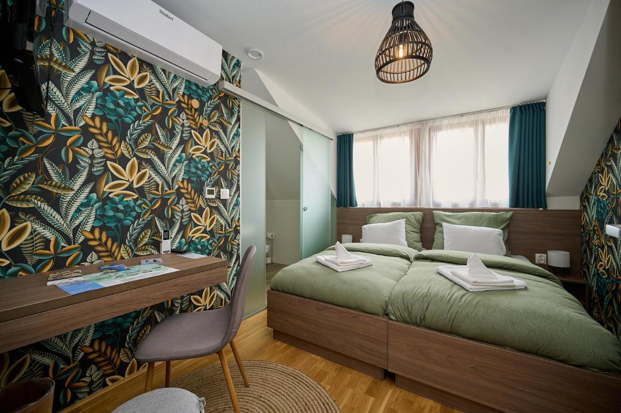 Rooms โซมบ็อตเฮย์ ภายนอก รูปภาพ