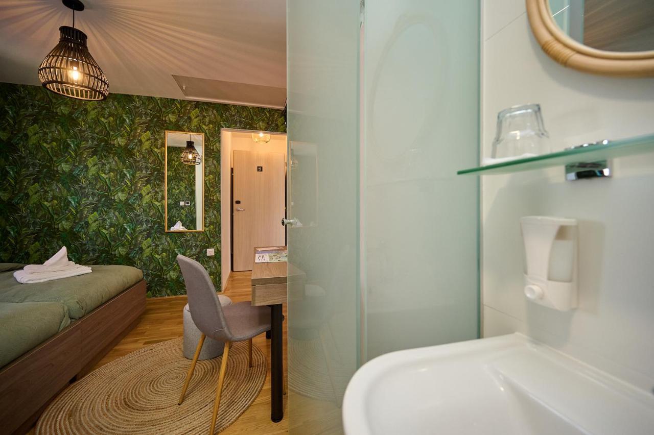 Rooms โซมบ็อตเฮย์ ภายนอก รูปภาพ