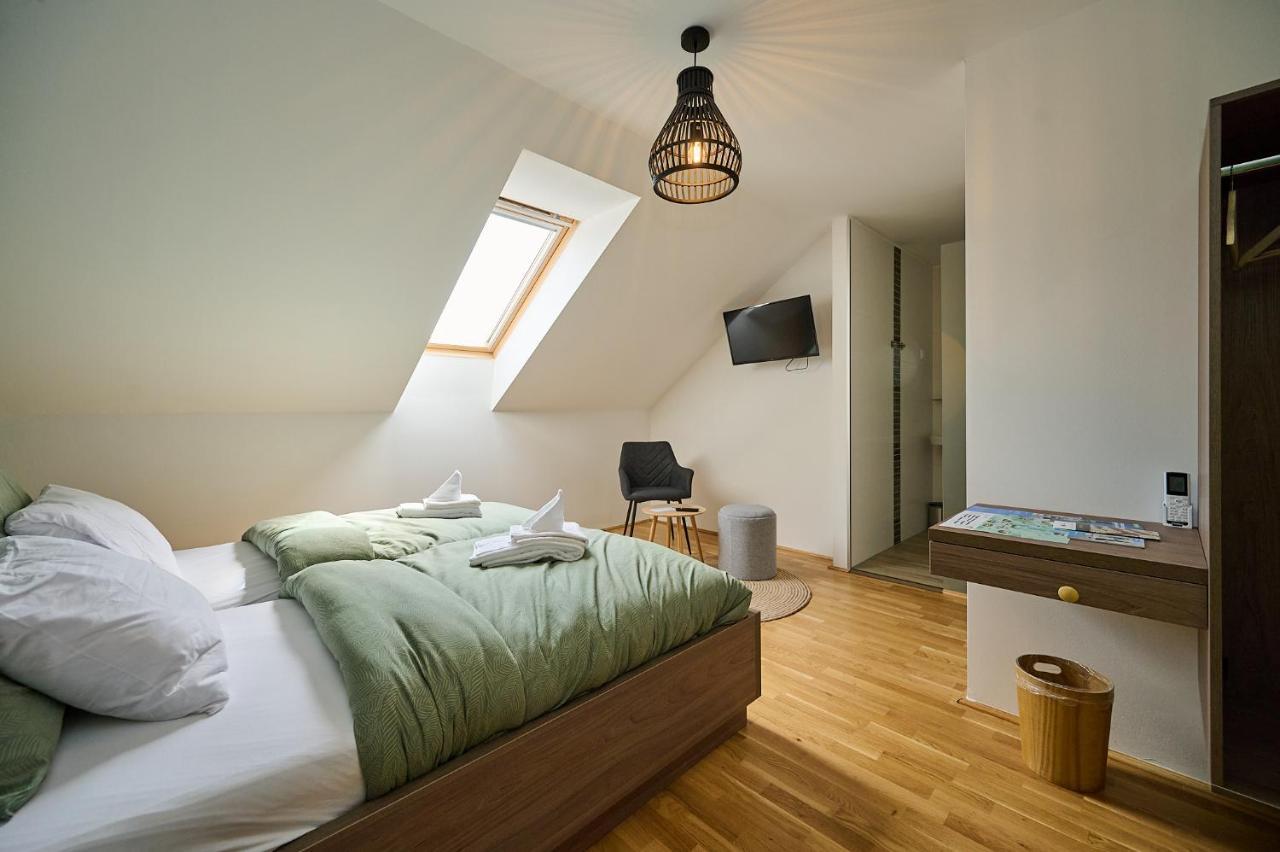 Rooms โซมบ็อตเฮย์ ภายนอก รูปภาพ